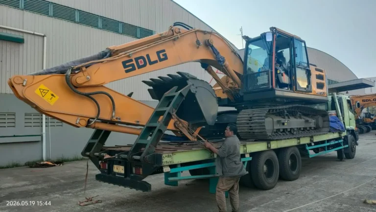 sewa excavator makassar
